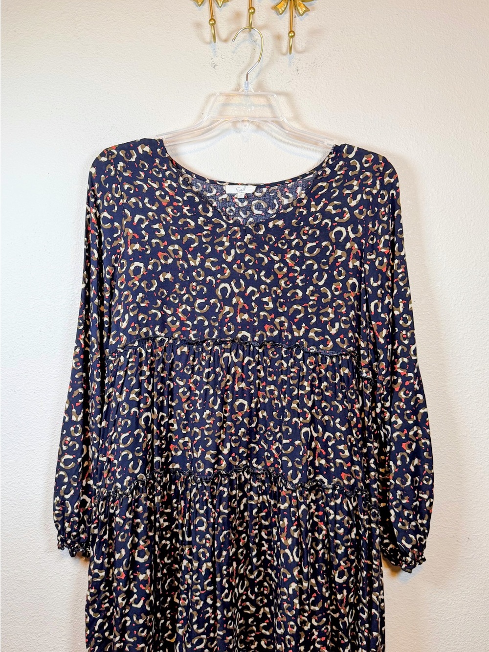 Easel Black Multicolor Printed Tiered Long-Sleeve Tunic Dress. Size S